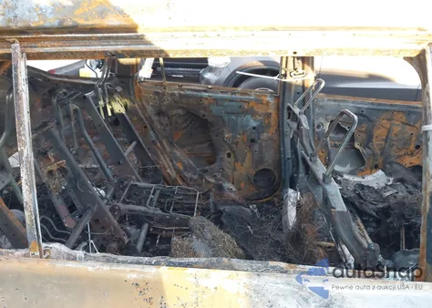 2021 Toyota Highlander Xle z USA, uszkodzony, nr VIN 5TDGZRBH1MS160984